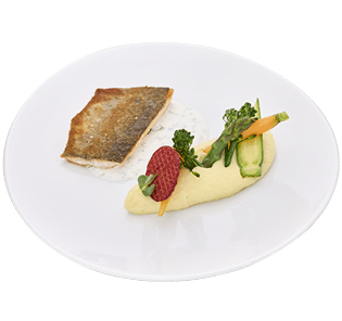 Hullis Menü, Fisch Hauptgang, Stück Fisch mit Kartoffelpüree und Sauce